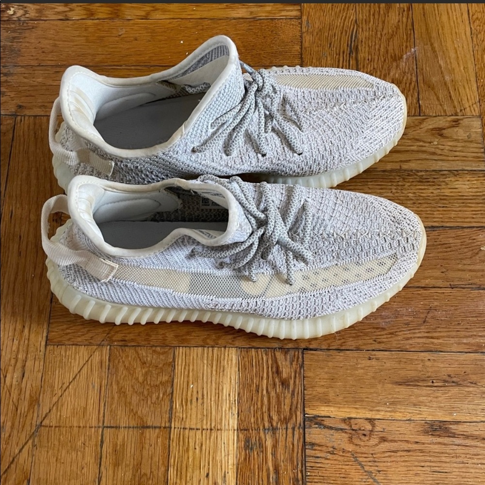 Yeezy Boost 350 V2